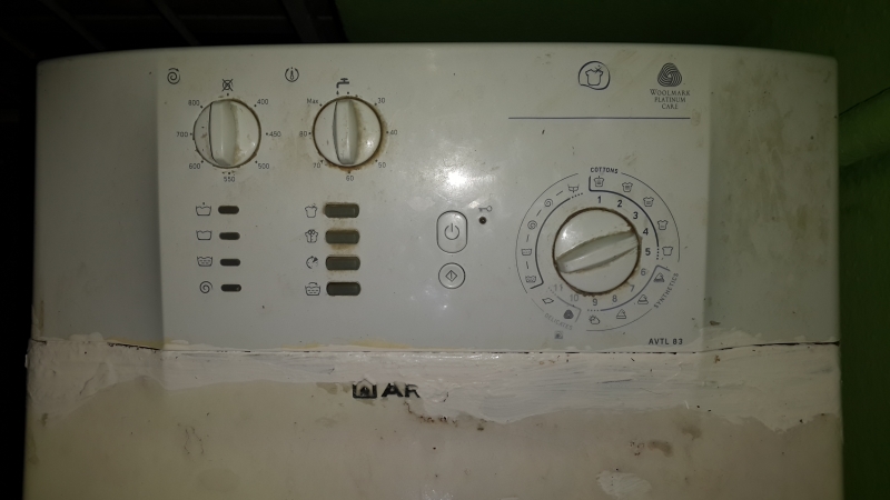 Стиральная машина Hotpoint-Ariston AVTL 83