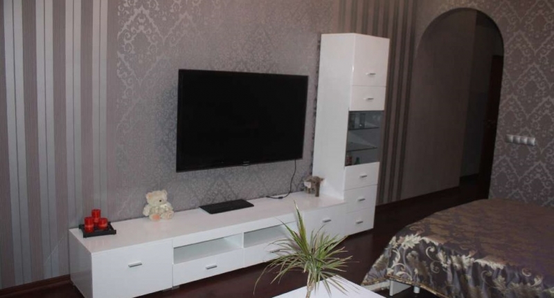 Продам 3-комнатную квартиру в Мариуполе