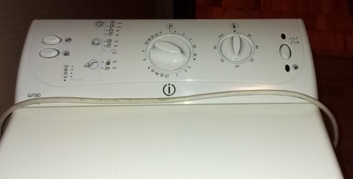 Стиральная машина Indesit WT80 в отличном состоянии