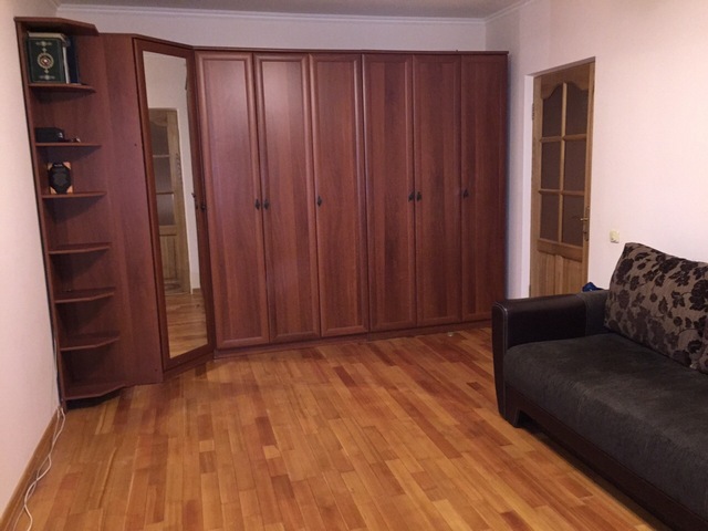 Продается двухкомнатная квартира, 1-ый Очаковский переулок.