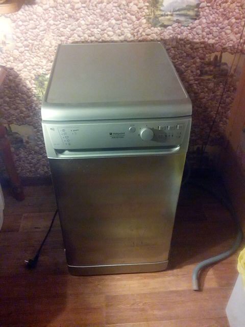 Продам посудомоечную машину Hotpoint-Ariston LSF 723 X
