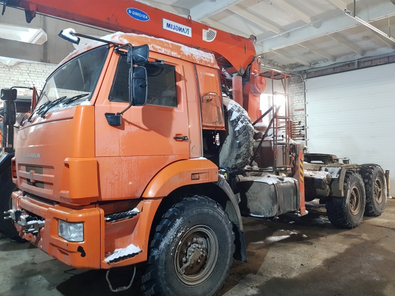 Продам тягач камаз 43118 с КМУ KANGLIM вездеход, 6х6