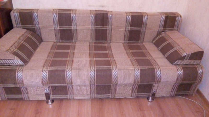 Недорого продам диван и лакированную мебель
