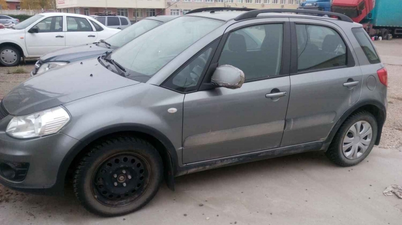Suzuki SX4 японский современный автомобиль