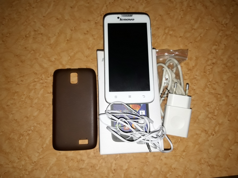 Смартфон Lenovo A328 белый