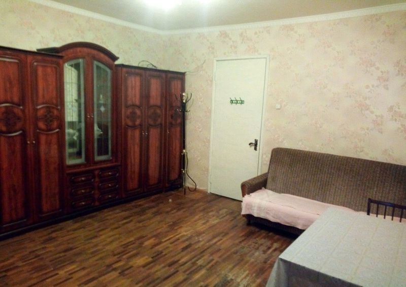 Сдам на длительный срок двухкомнатную квартиру.