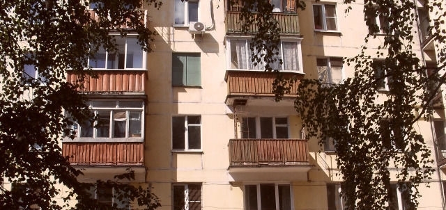 Продается 2-комнатная квартира в хорошем благоустроенном районе.