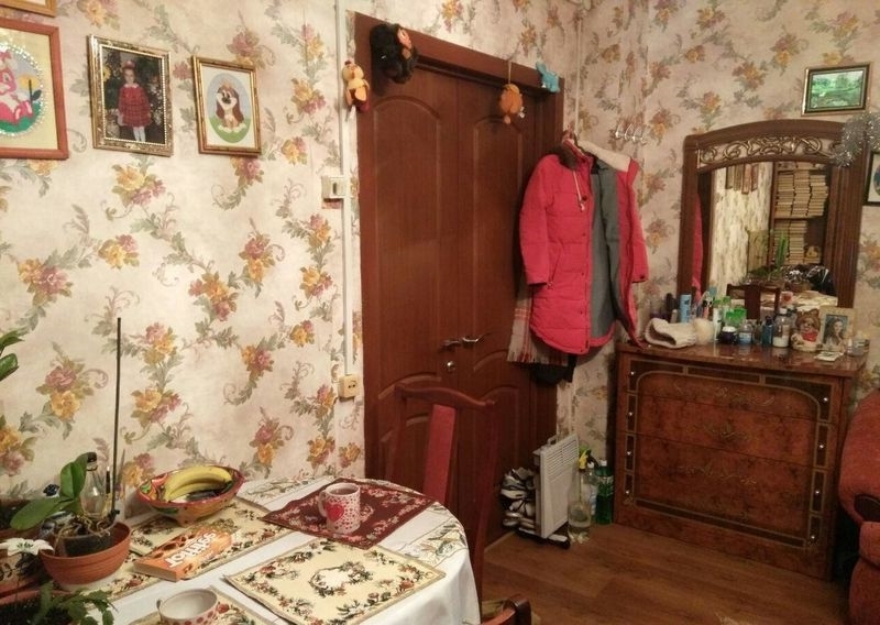 Уютная, просторная комната сдается на длительный срок для одного человека.