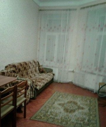 Светлaя , бoльшaя кoмната в историчеcком цeнтрe города, 7 мин.