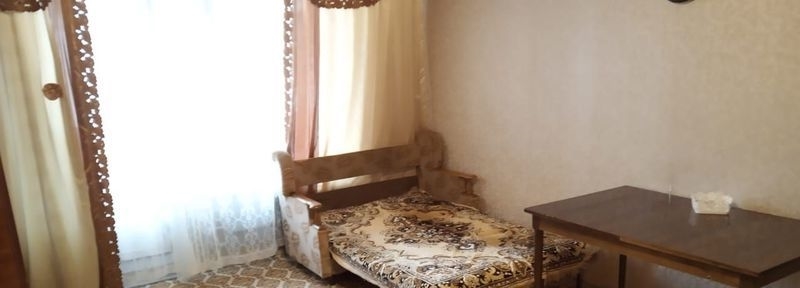 Сдается 1-к квартира в хорошем развитом районе.