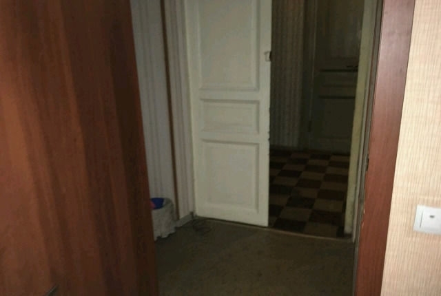 Сдается комната в коммуналке свет.