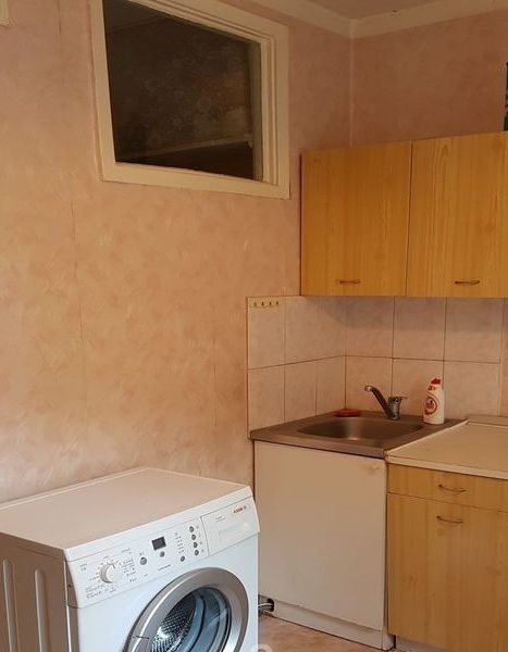 На длительный срок сдается чистая уютная комната в квартире в кирпичном доме ряд