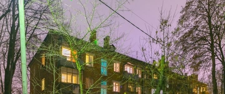 Продам 2-к квартиру в хорошем доме с чистым подъездом.