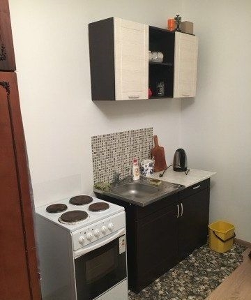 Сдам студию порядочным людям на длительный срок.