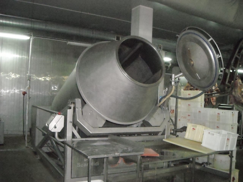 Куттер,шприц,клипсатор,массажер